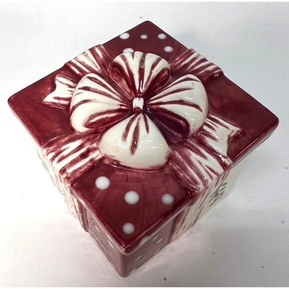 Hand-Painted Ceramic Gift Box-Shaped Container With Lid Red & White Polka Dot An - Picture 3 of 5